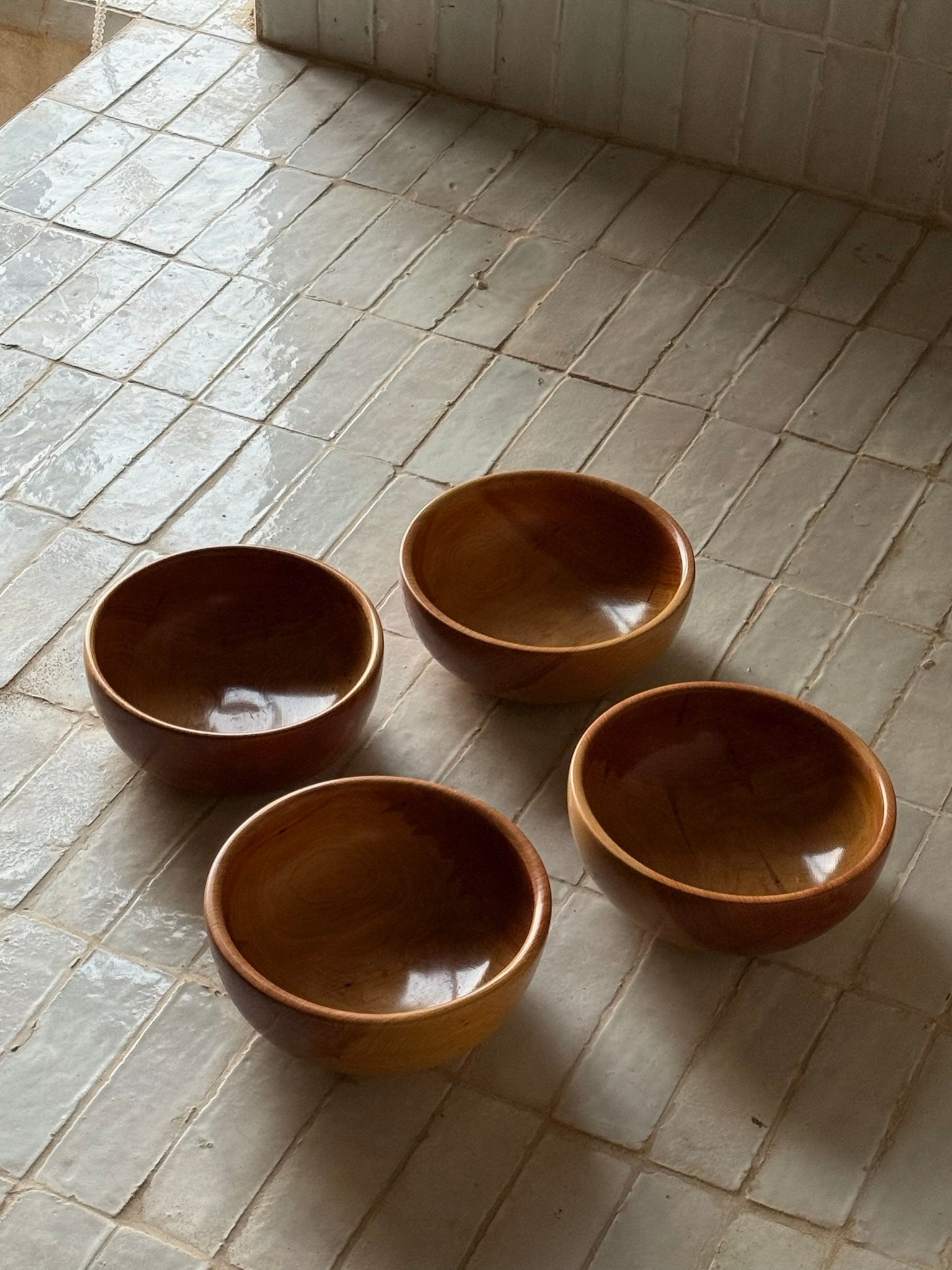 Thuya wood bowl