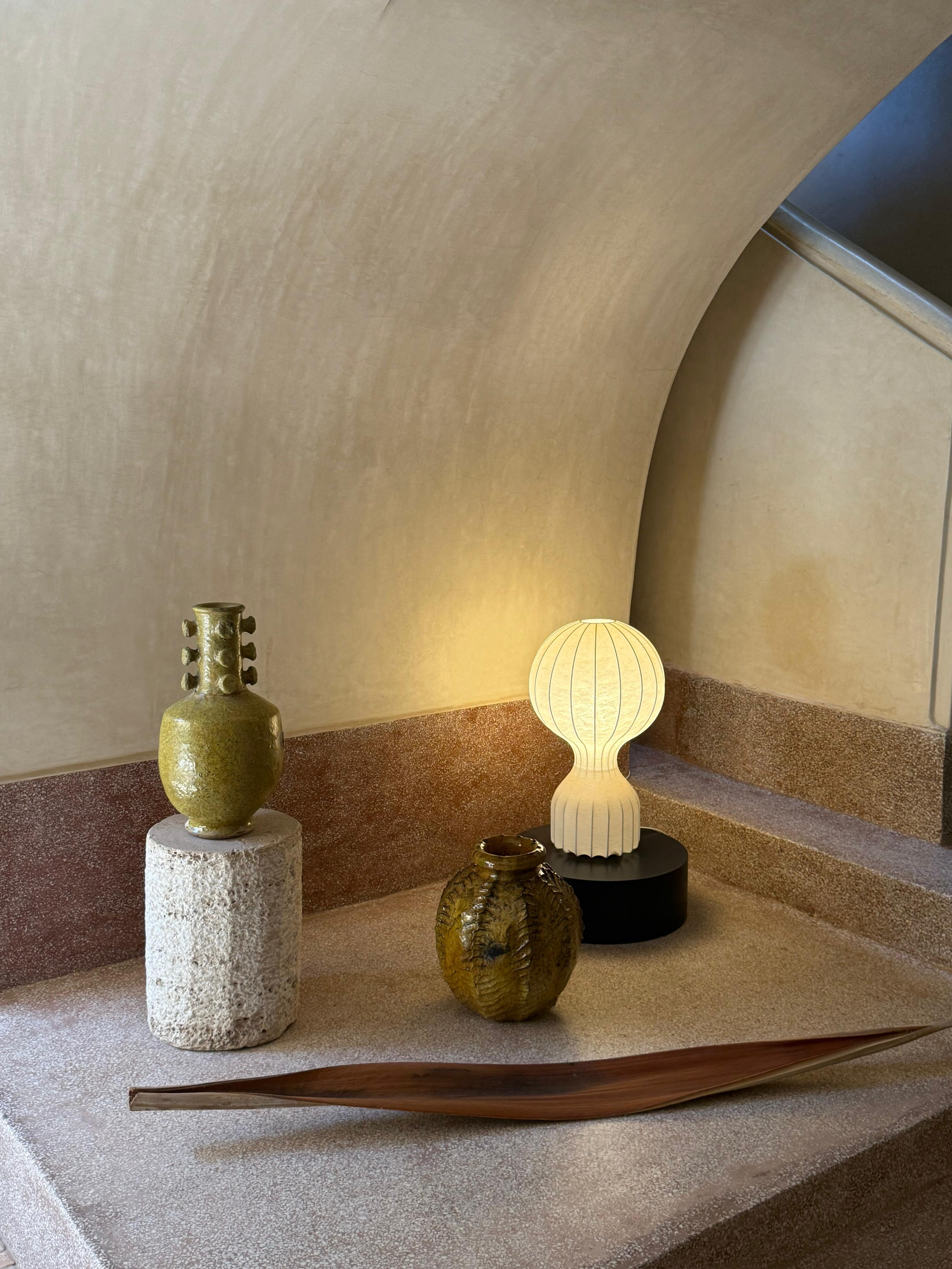 Contour ceramic vase