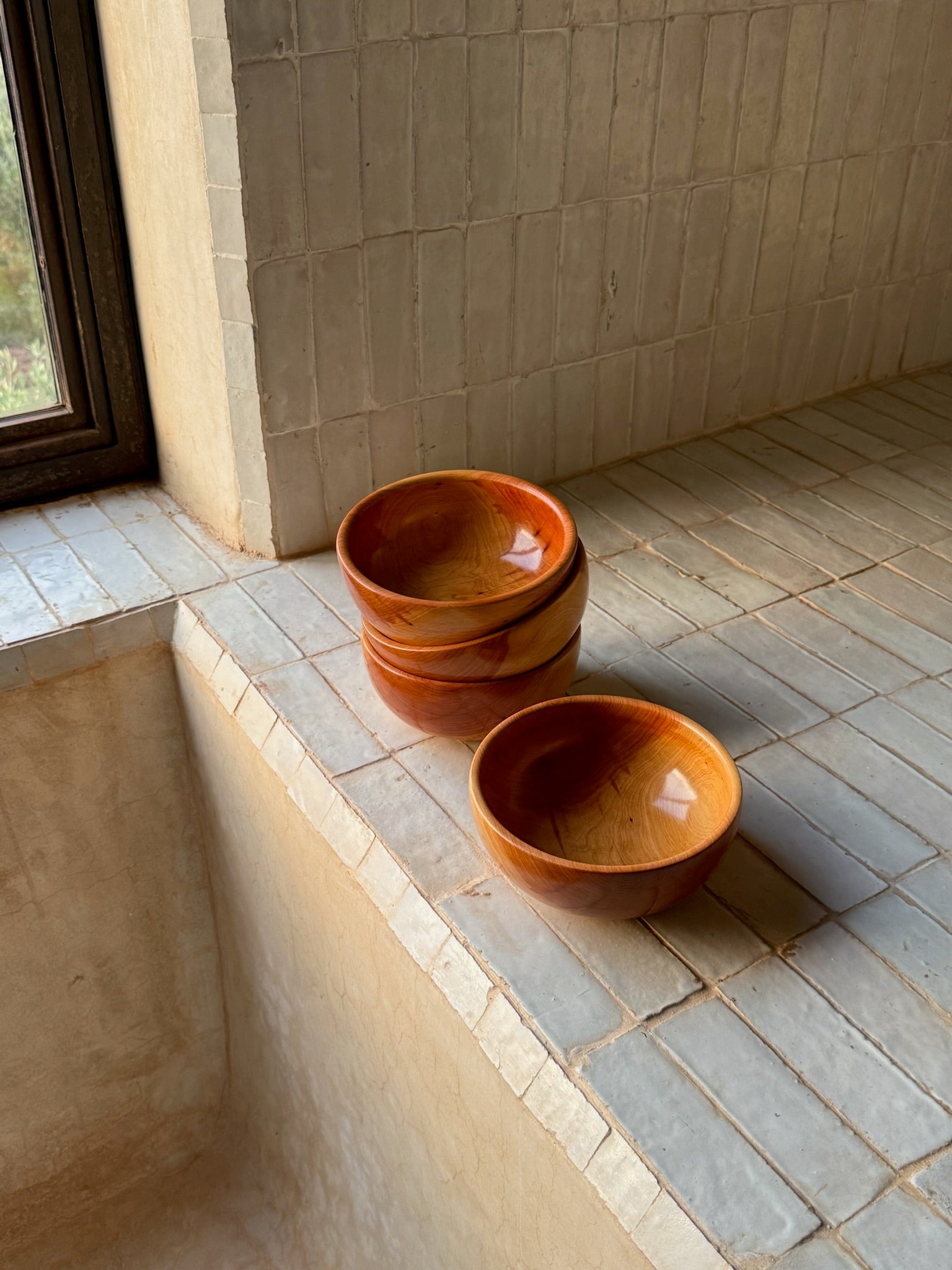 Thuya wood bowl