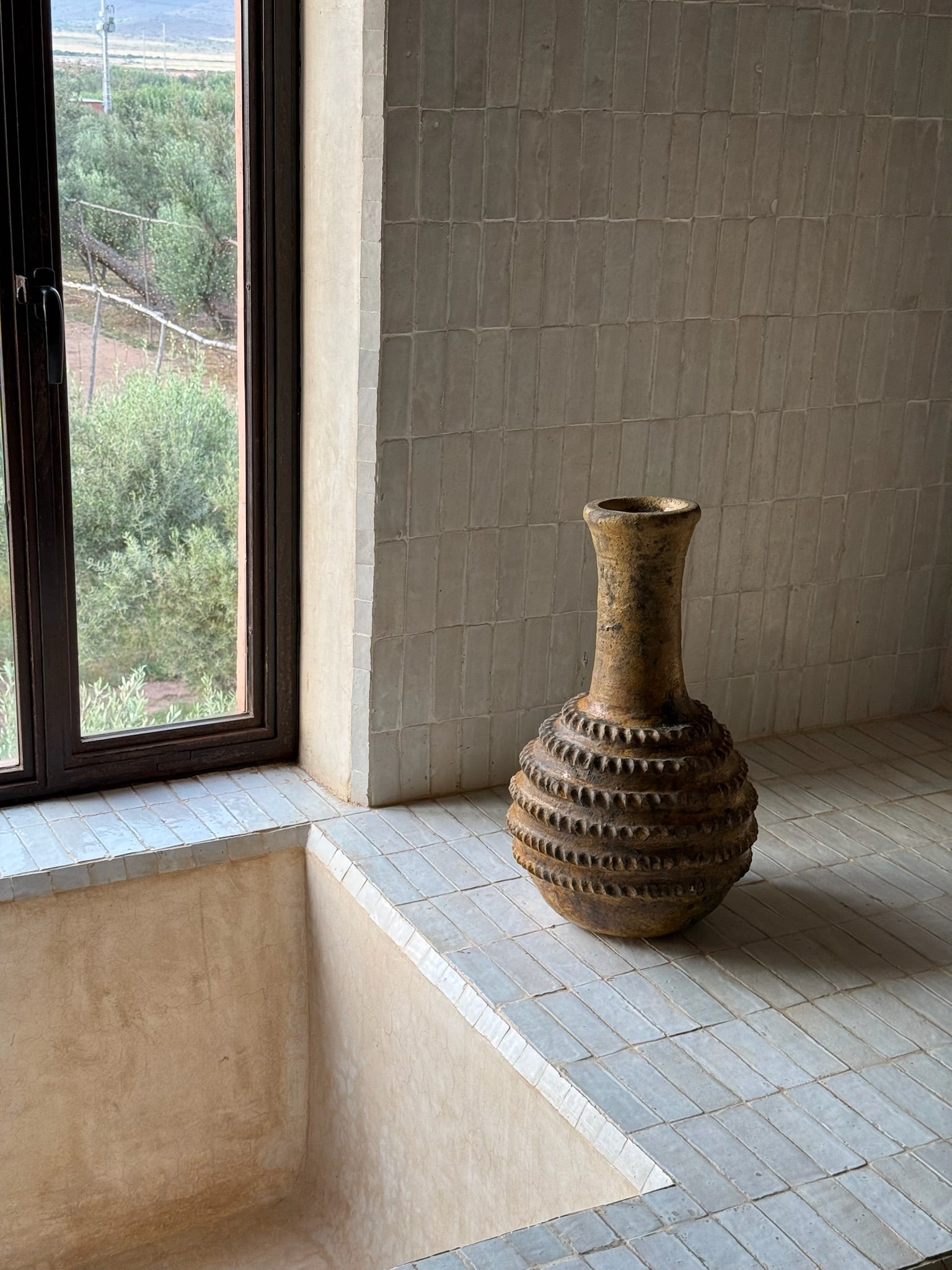 Vessel ceramic vase