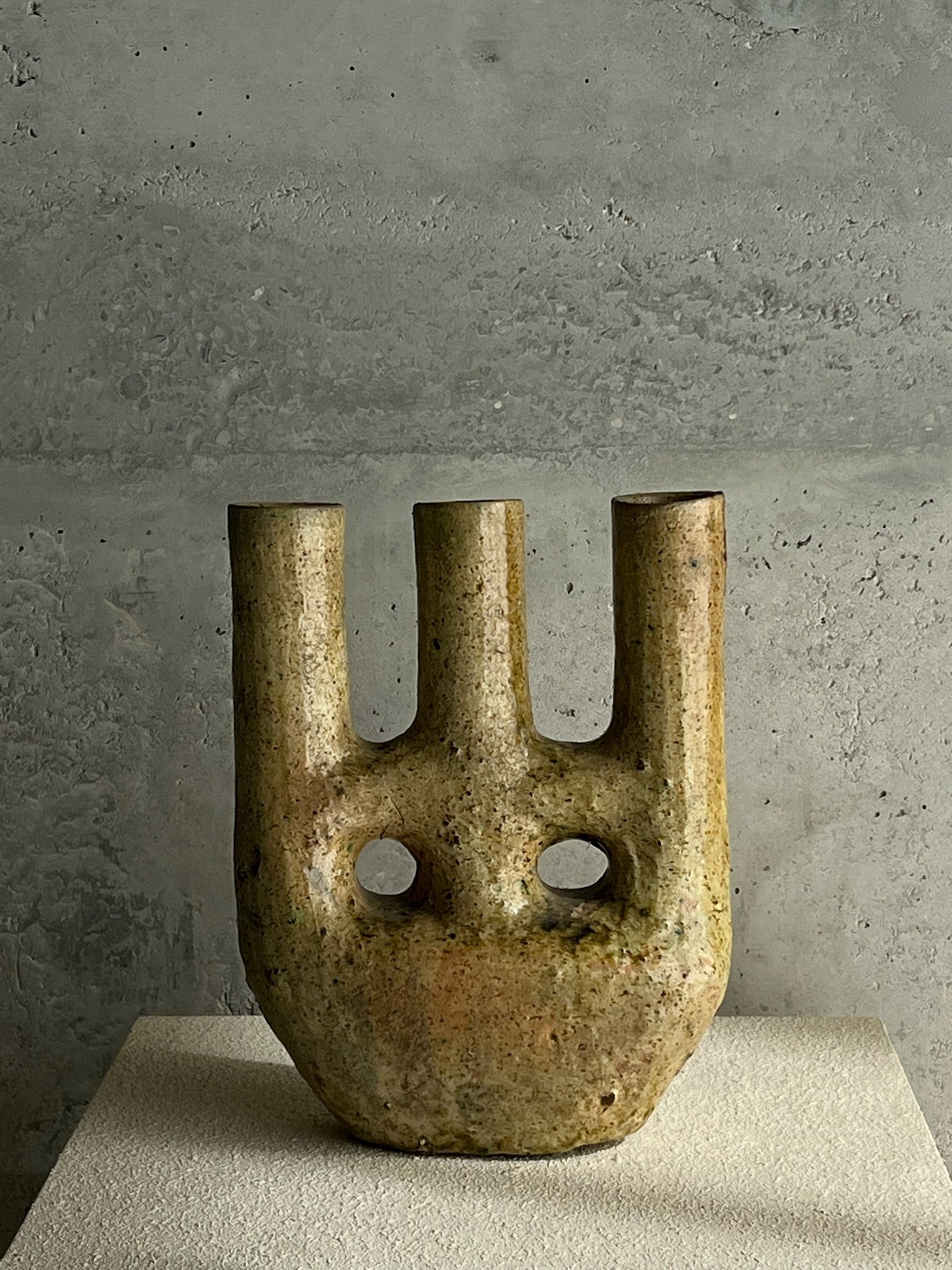 Ceramic silhouet vase