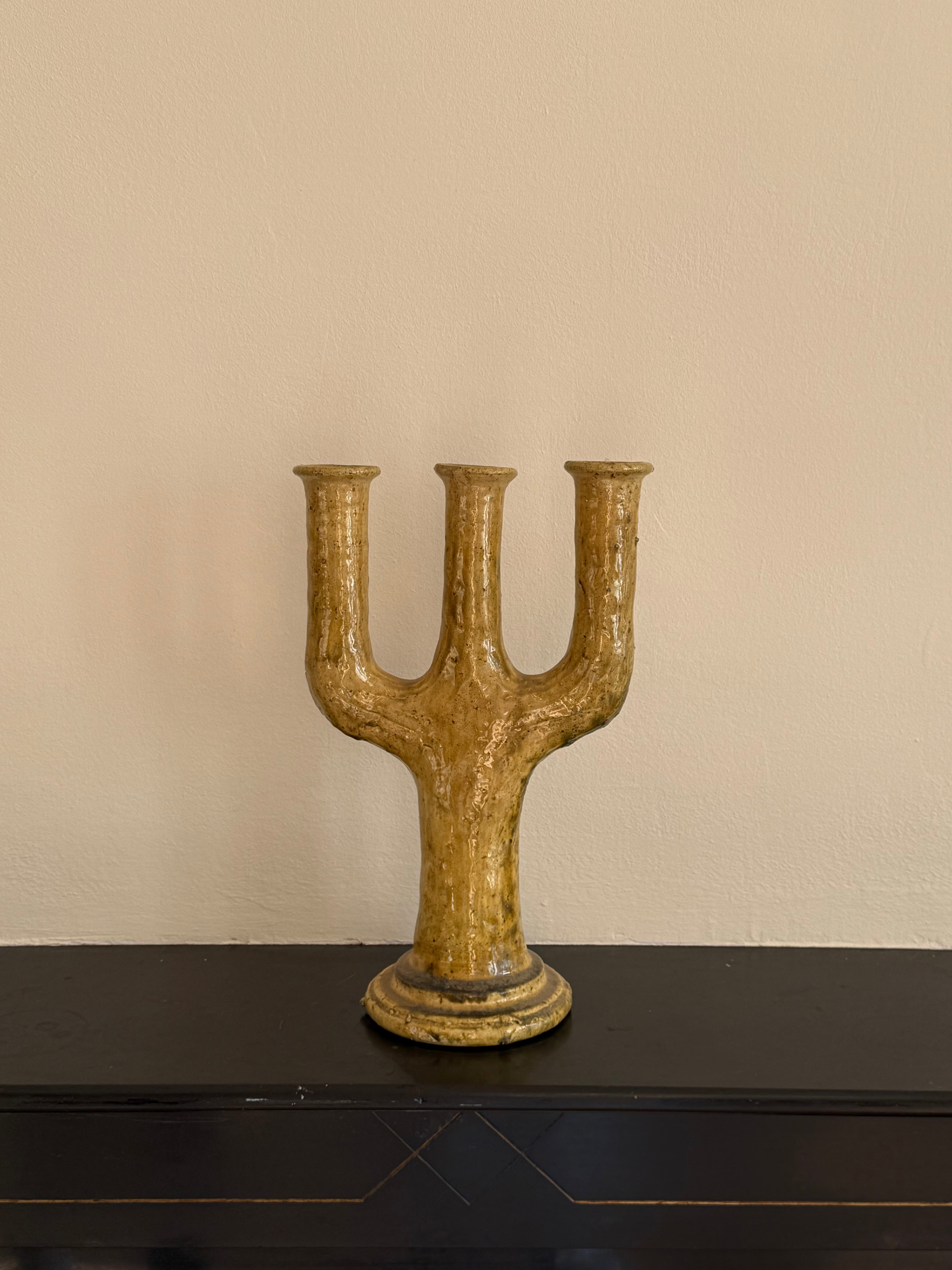 Pedestal ceramic sculpture