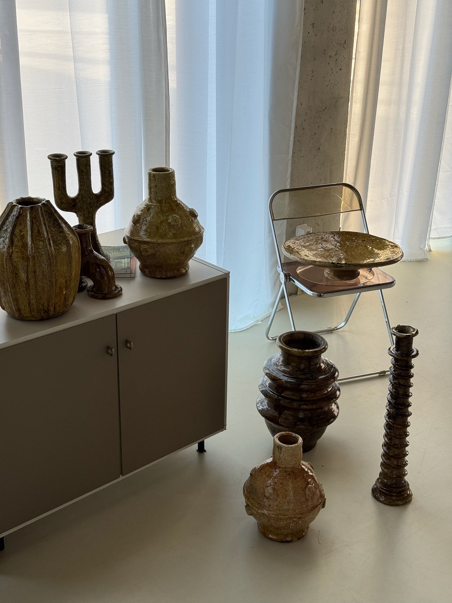 Spiral ceramic pillar